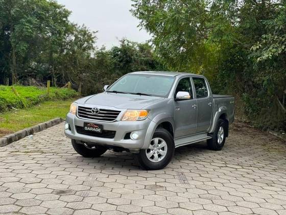 TOYOTA HILUX 2.7 SR 4X2 CD 16V FLEX 4P AUTOMÁTICO